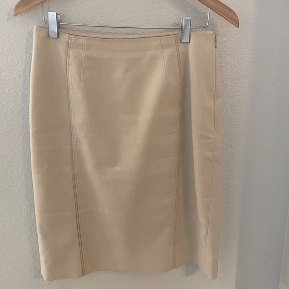 White House Black Market two-piece suit, beige - Picture 2 of 5